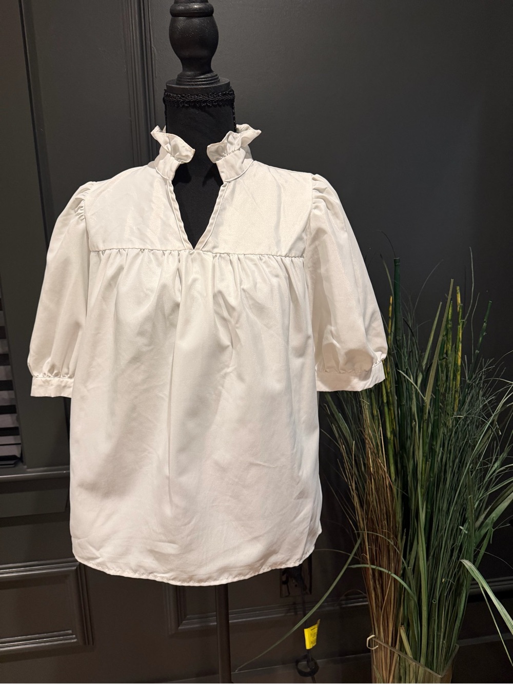 SHEIN Ivory Ruffle Collar Puff Sleeve Blouse